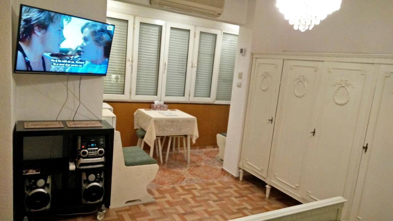 One Bedroom Apartment French Embassy Bukares Bagian luar foto