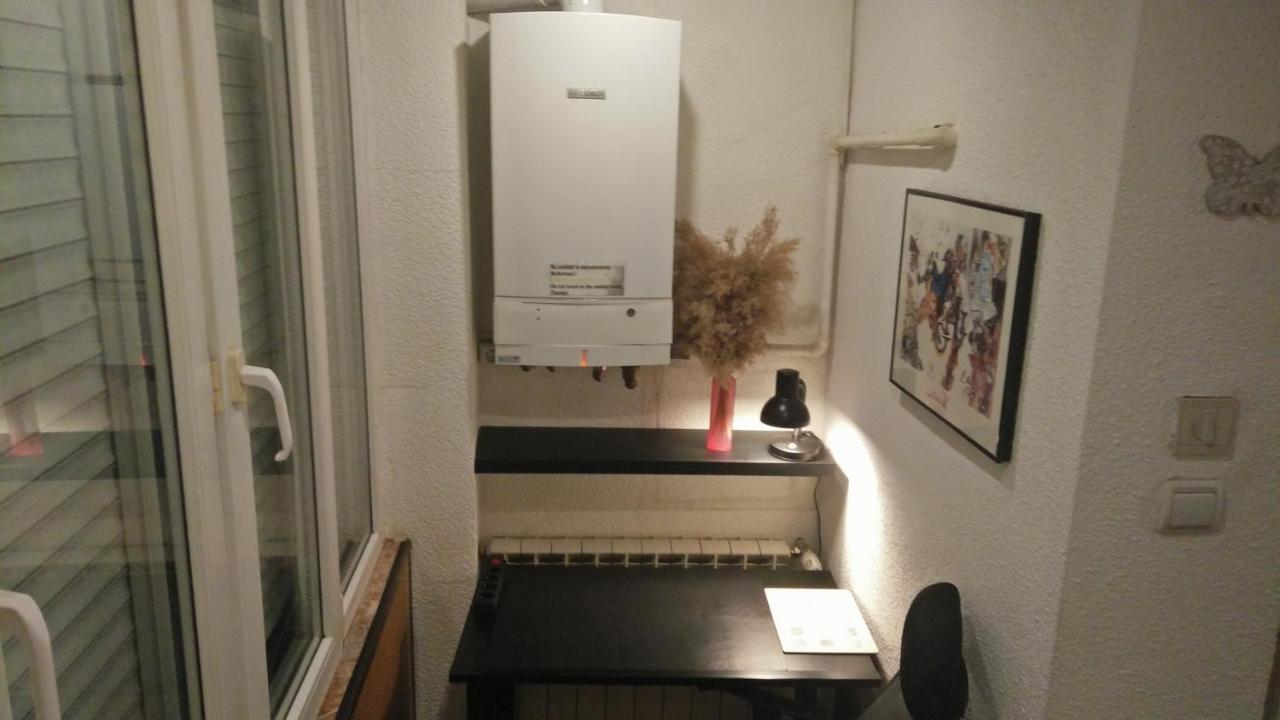 One Bedroom Apartment French Embassy Bukares Bagian luar foto