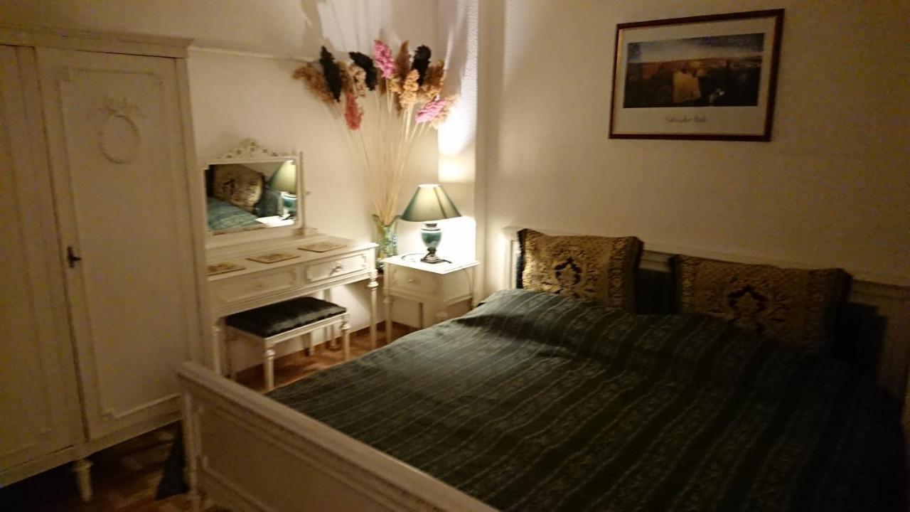 One Bedroom Apartment French Embassy Bukares Bagian luar foto
