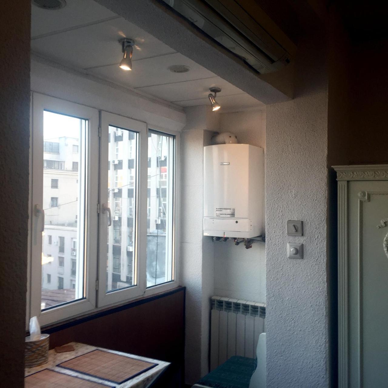 One Bedroom Apartment French Embassy Bukares Bagian luar foto