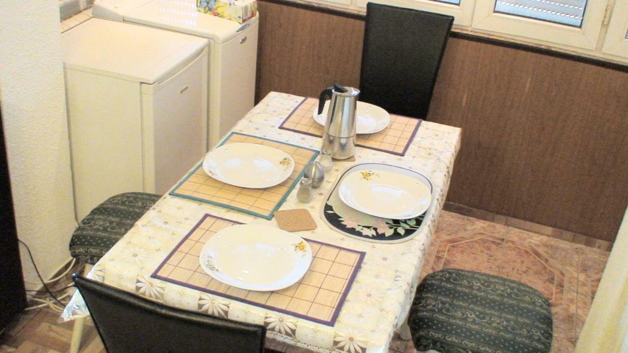 One Bedroom Apartment French Embassy Bukares Bagian luar foto
