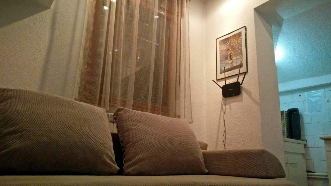 One Bedroom Apartment French Embassy Bukares Bagian luar foto
